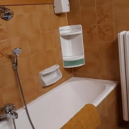 Casa Per Vacanze Degli Gnomi דירה *