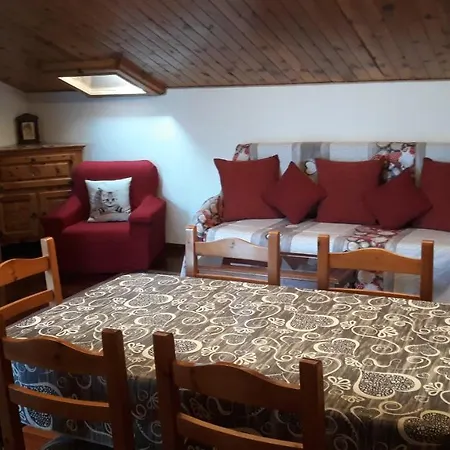 Casa Per Vacanze Degli Gnomi Challancin