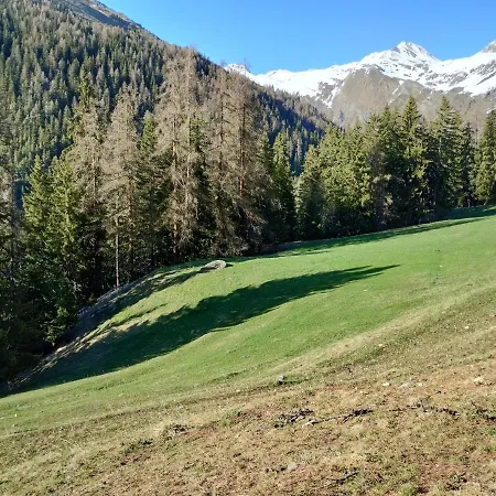 Casa Per Vacanze Degli Gnomi Challancin
